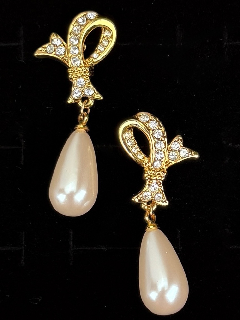 Vintage goldtone, faux pearl bling pierced dressy earrings